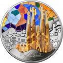 Věhlasný chrám Sagrada Familia na atraktivní stříbrné minci v provedení věhlasného umělce Gaudího